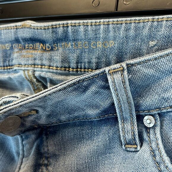 CHICO’S Jeans Size 1.5 (10) So Slimming Blue Light Wash Girlfriend Crop Medium - Picture 5 of 13